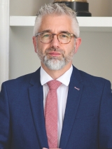 Simon Fisher – Headshot Simon Fisher - Headshot